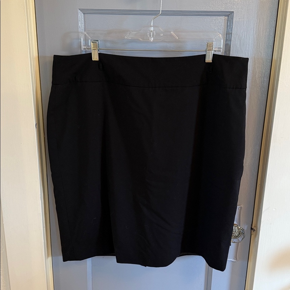 Liz Claiborne Black Skirt